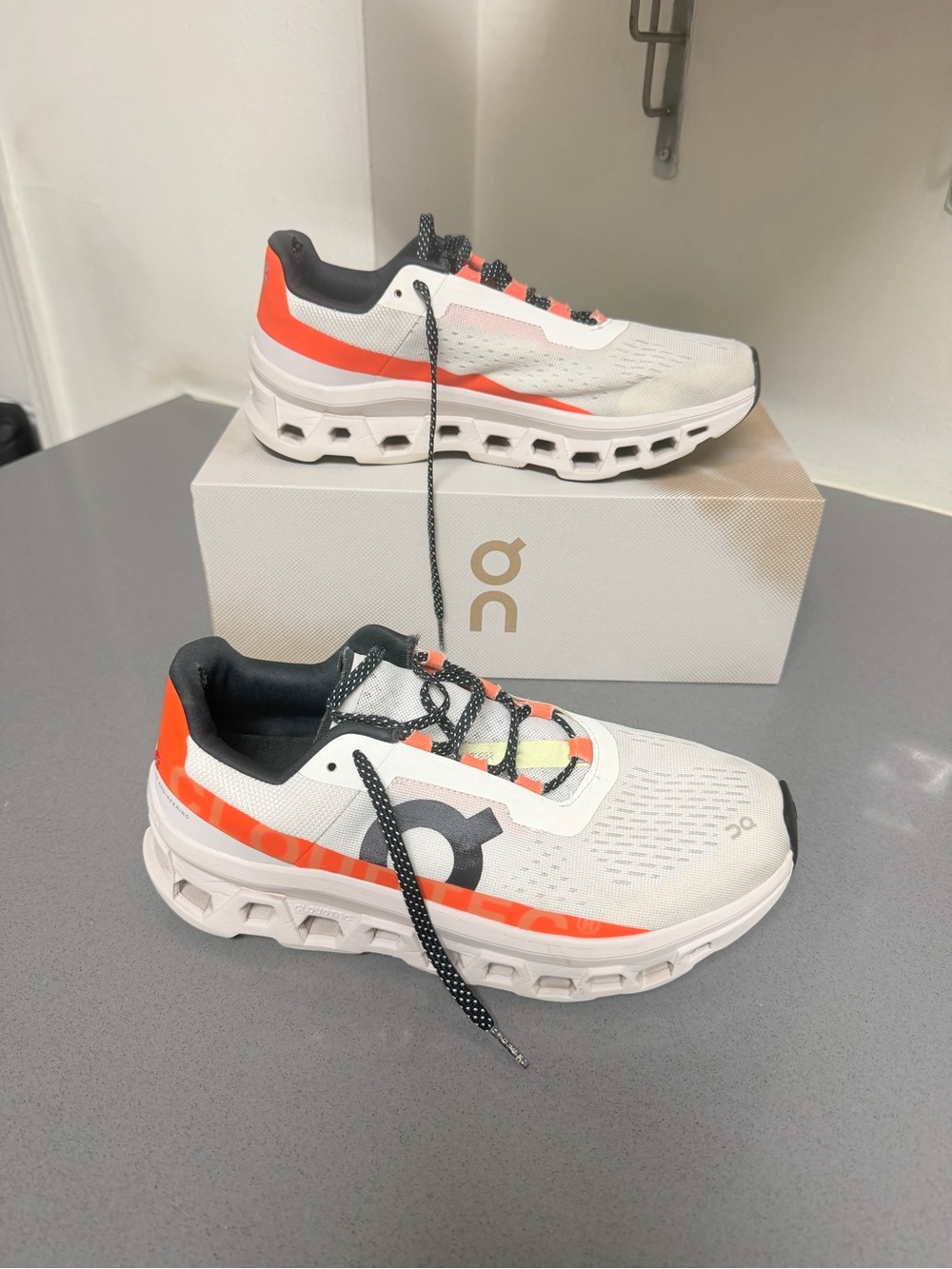 On Running Men’s White & Orange Cushioning Sneakers lightweight comfortable 10